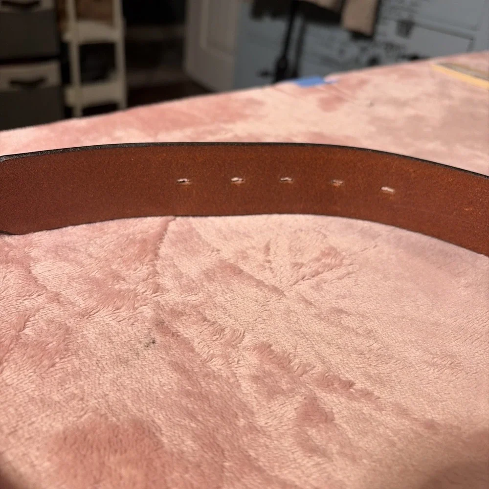 Don Hume B109 Black Leather  Belt Sz 32. Brass Buckle.